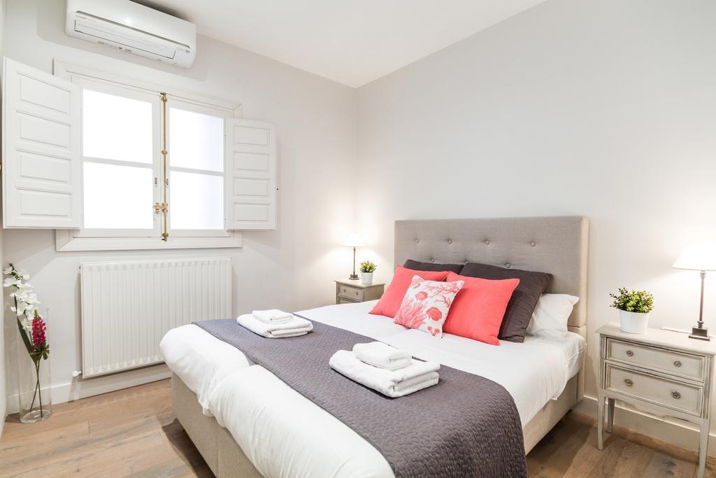 Ferienwohnung Pyr Select Plaza Santa Ana Madrid Exterior foto